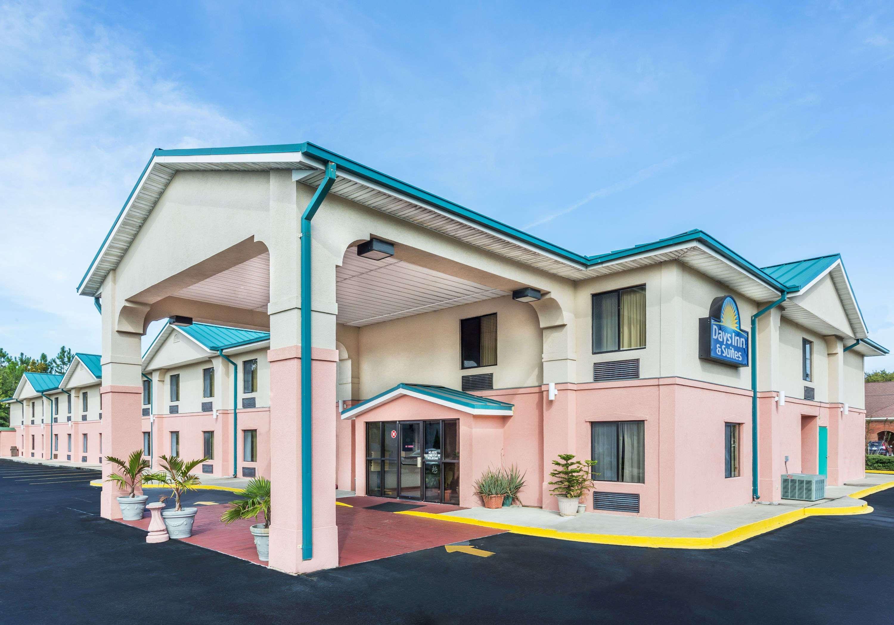 Days Inn By Wyndham Panama City/Callaway Exterior foto